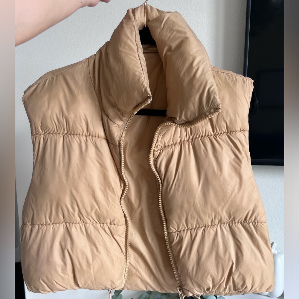 Cropped Puffer Vest